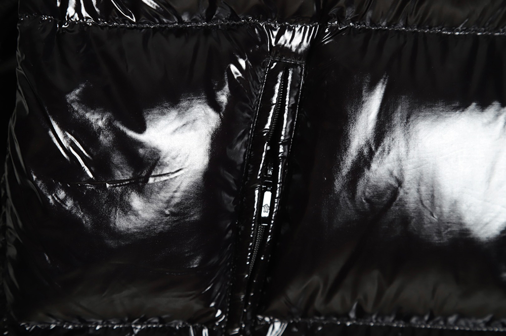 Moncler arm logo logo stand collar quilted short down jacket