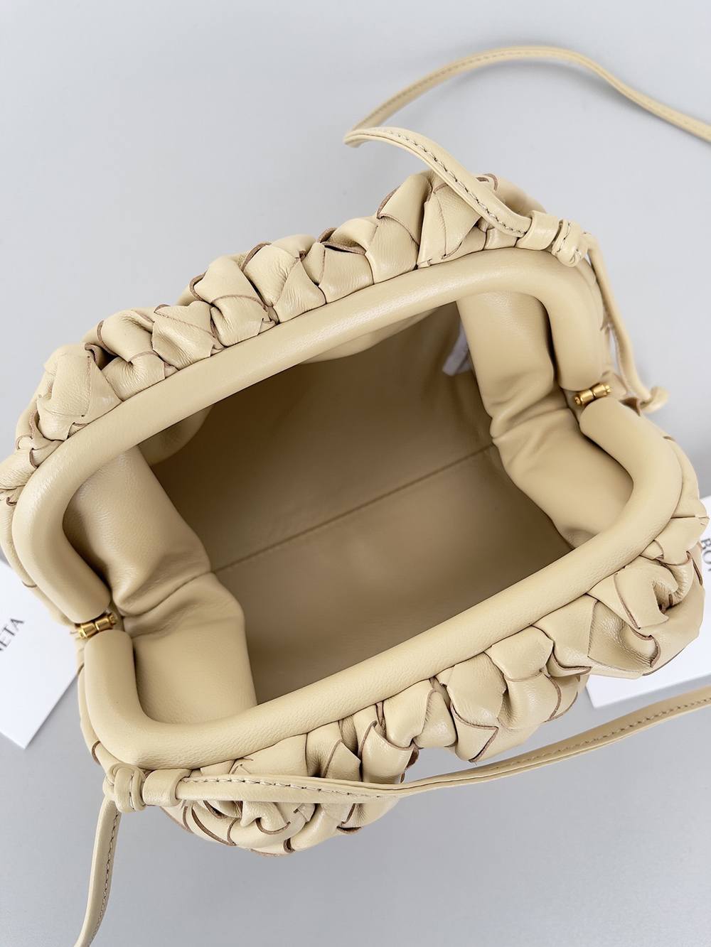 bo*te*ga Ve*ne*ta bags 84243 22*12*7cm