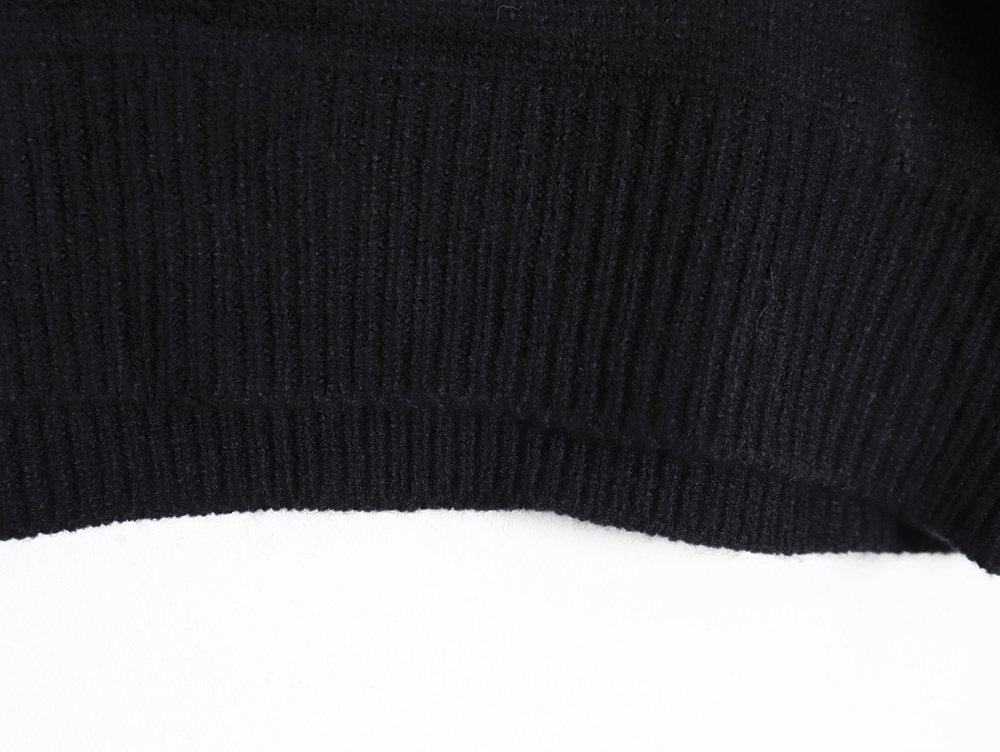 Pra*a 23fw machine embroidered lettering crew neck sweater