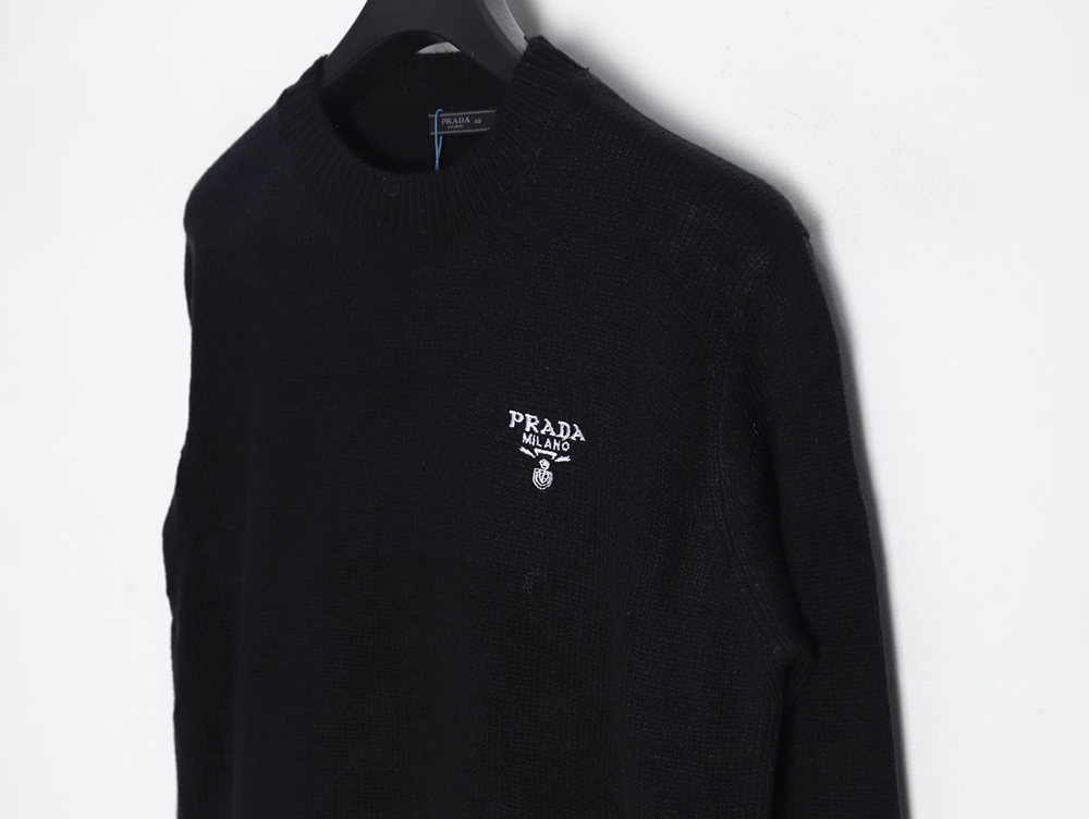 Pra*a 23fw machine embroidered lettering crew neck sweater