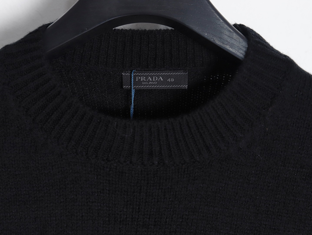 Pra*a 23fw machine embroidered lettering crew neck sweater