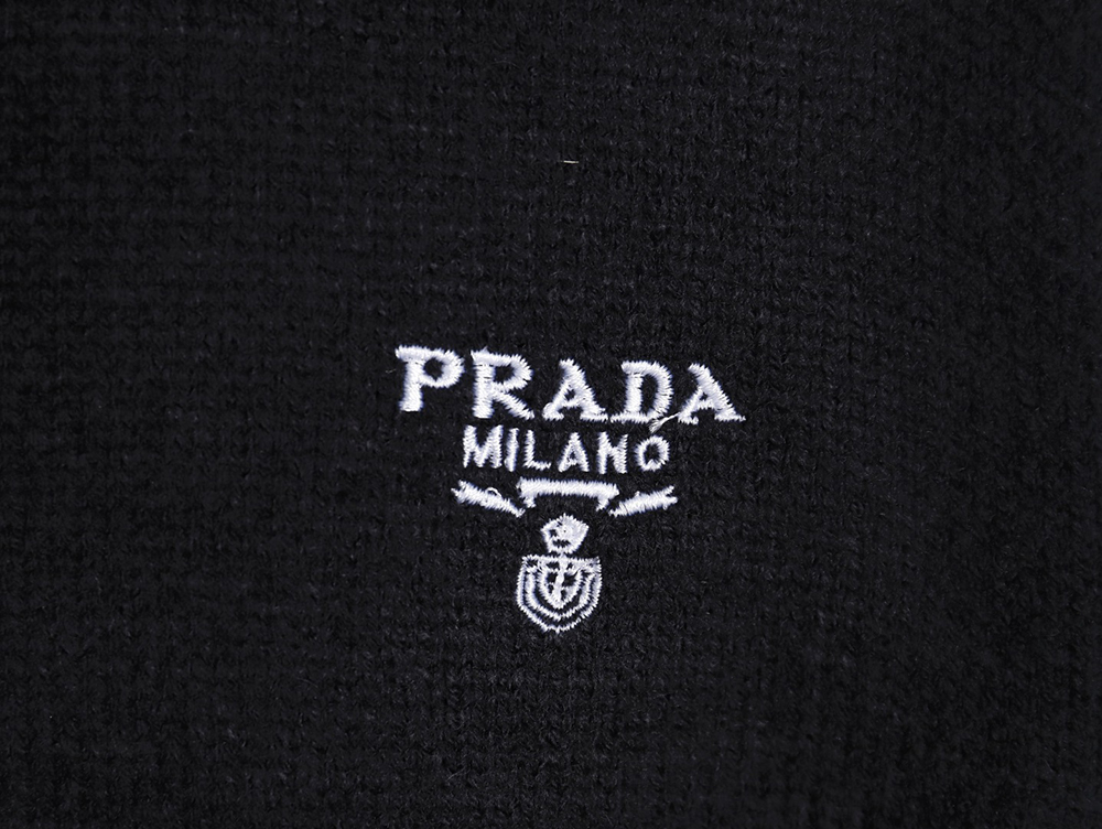 Pra*a 23fw machine embroidered lettering crew neck sweater