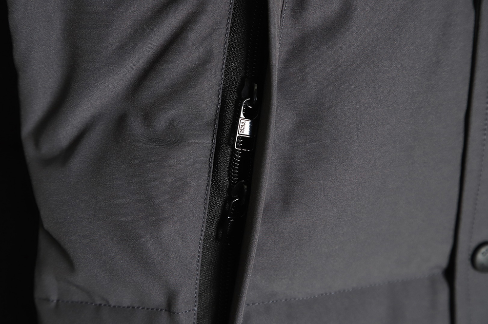 Can*a Go*e wyndham unisex parker down jacket