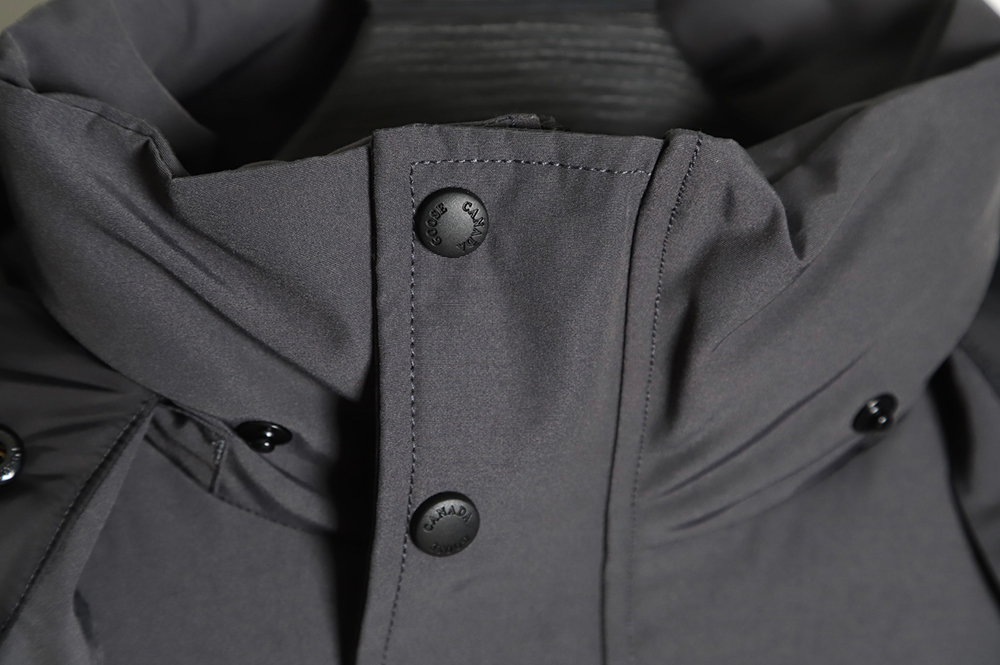 Can*a Go*e wyndham unisex parker down jacket