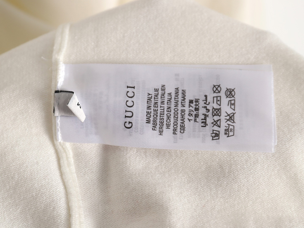 G*u*i 23fw double g embroidered small logo knitted sweater