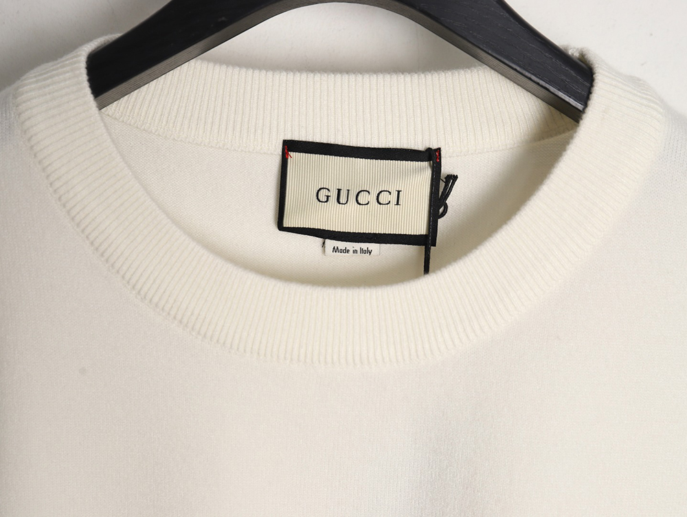 G*u*i 23fw double g embroidered small logo knitted sweater