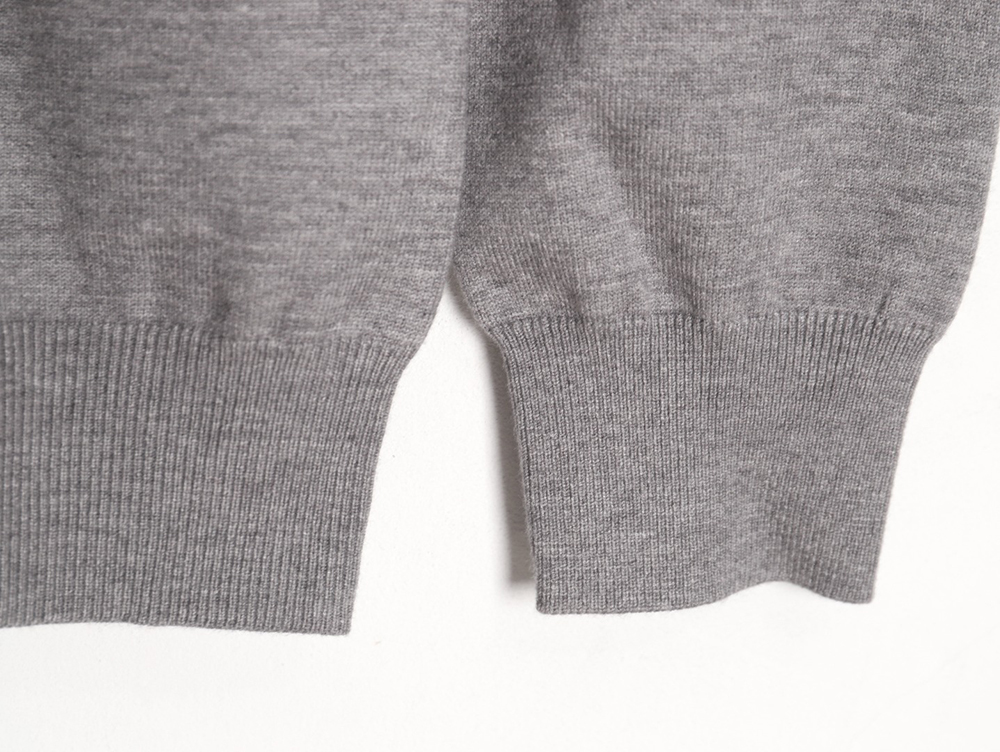 G*u*i 23fw double g embroidered small logo knitted sweater