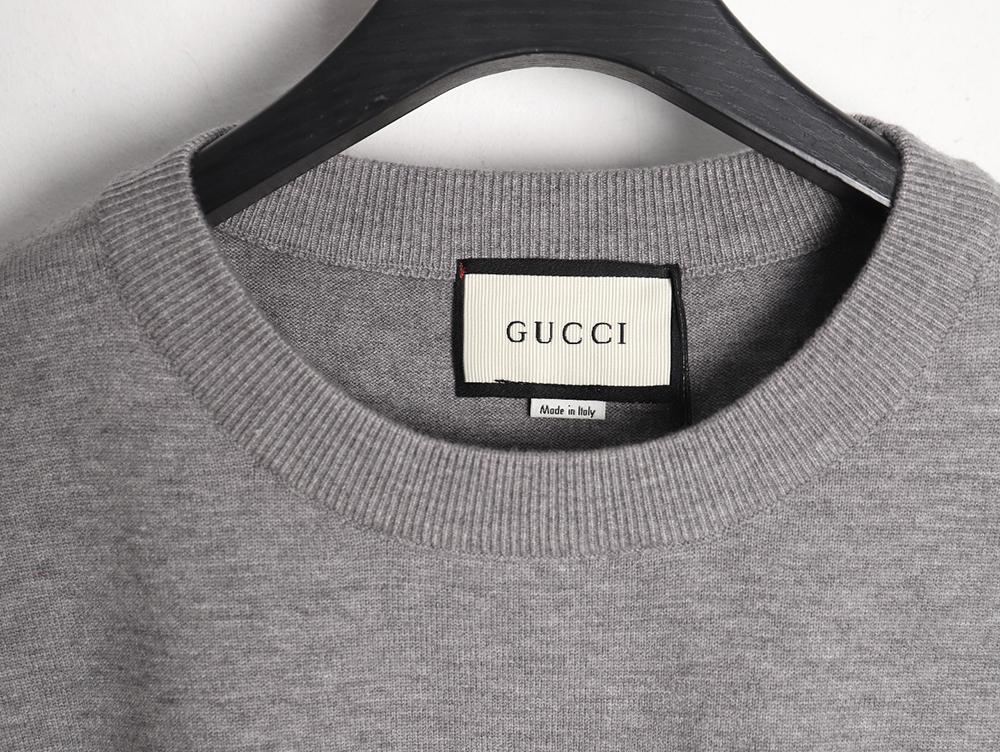 G*u*i 23fw double g embroidered small logo knitted sweater