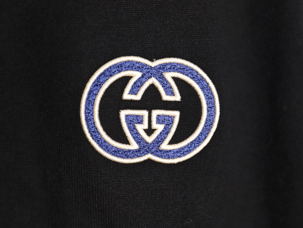 G*u*i 23fw double g embroidered small logo knitted sweater
