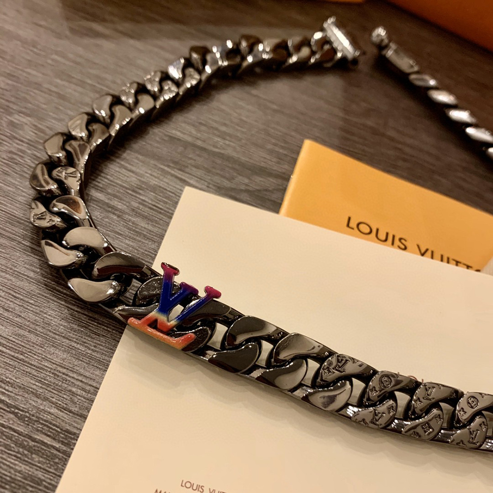 l0*is V*t0n necklaces en1854