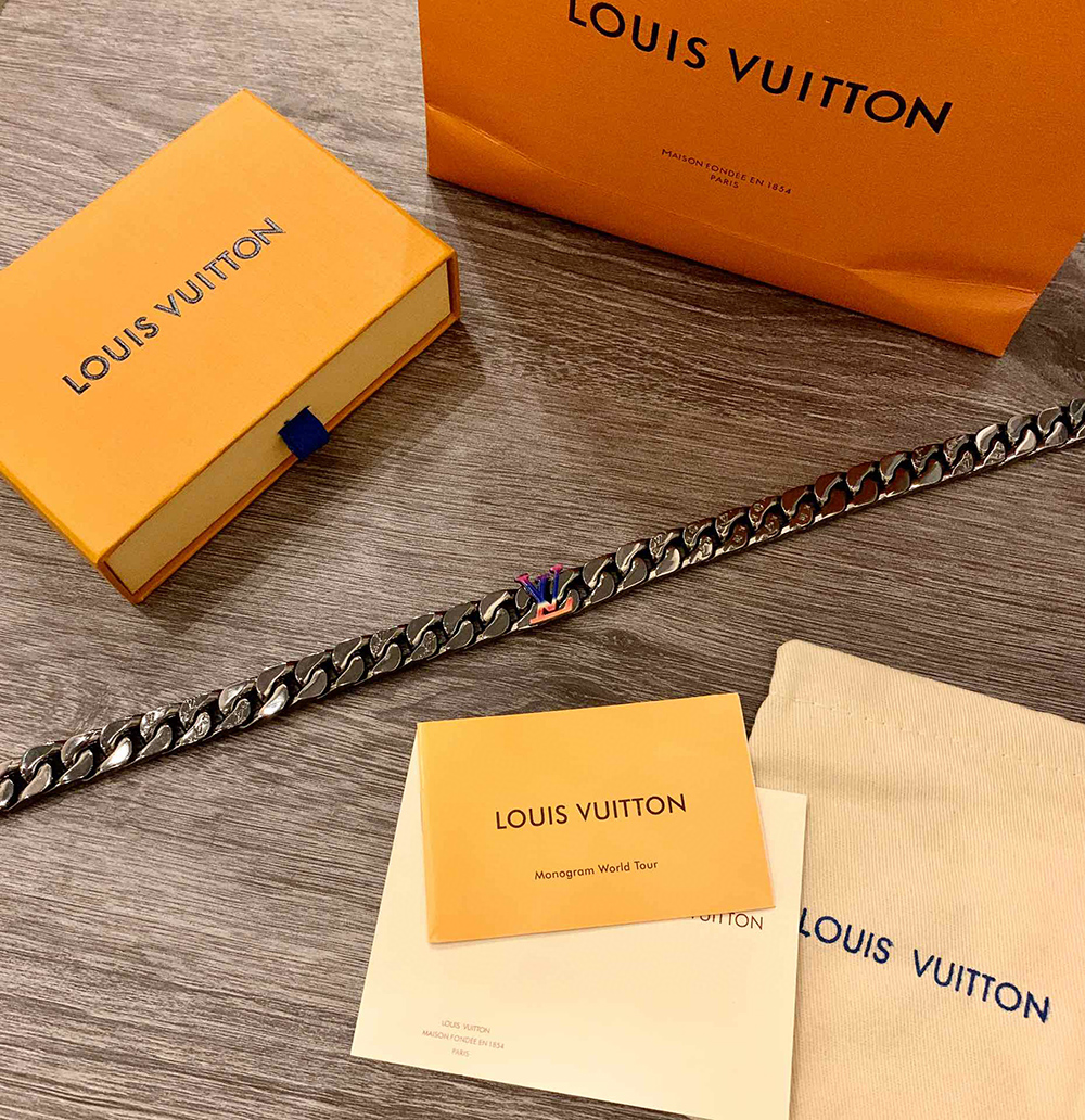 l0*is V*t0n necklaces en1854