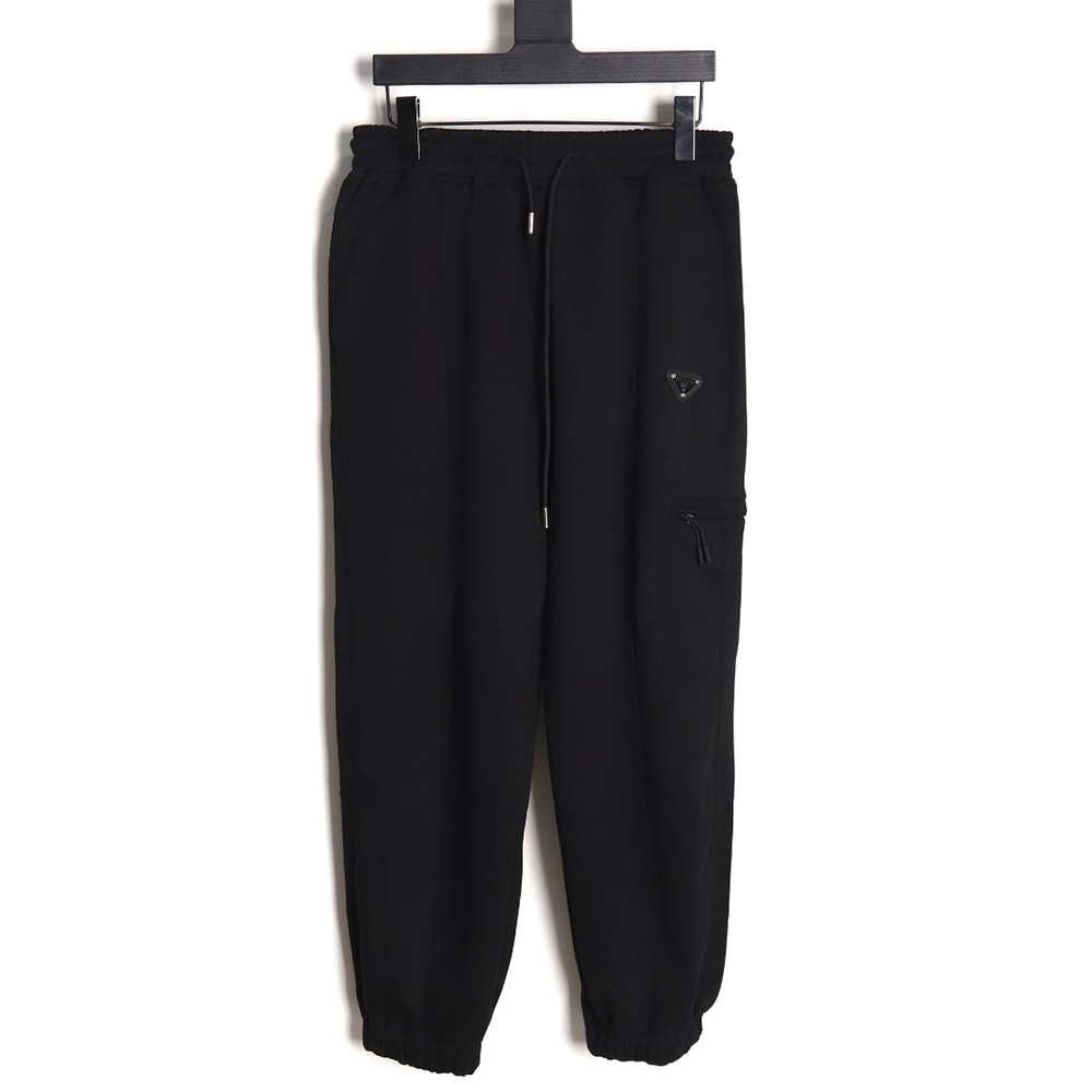 Pra*a triangle logo side pocket anklets