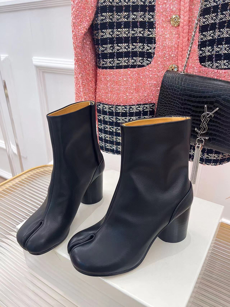 ma*s*n Ma*i*la tabi high heels