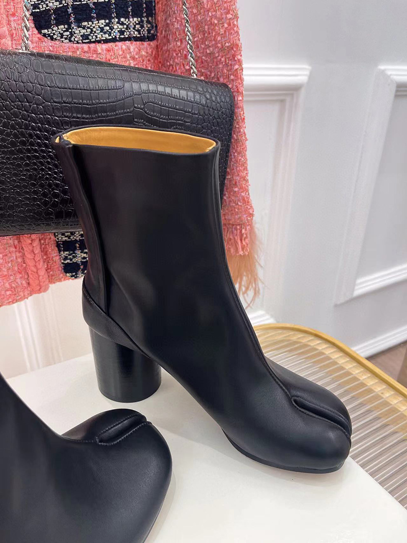 ma*s*n Ma*i*la tabi high heels