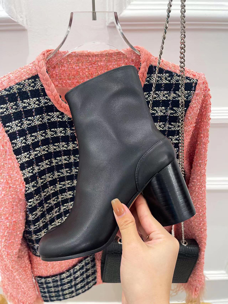 ma*s*n Ma*i*la tabi high heels