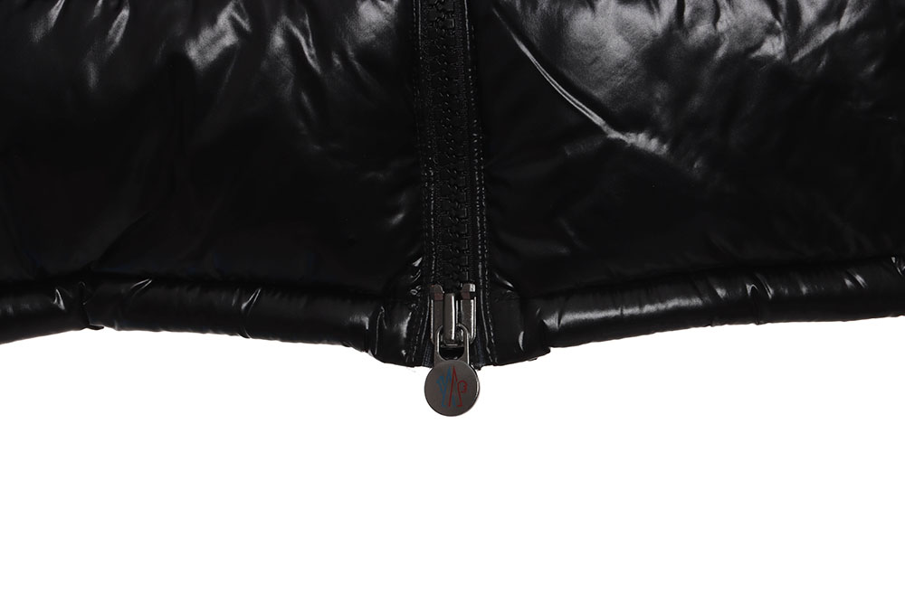 moncler solid color arm pocket down jacket