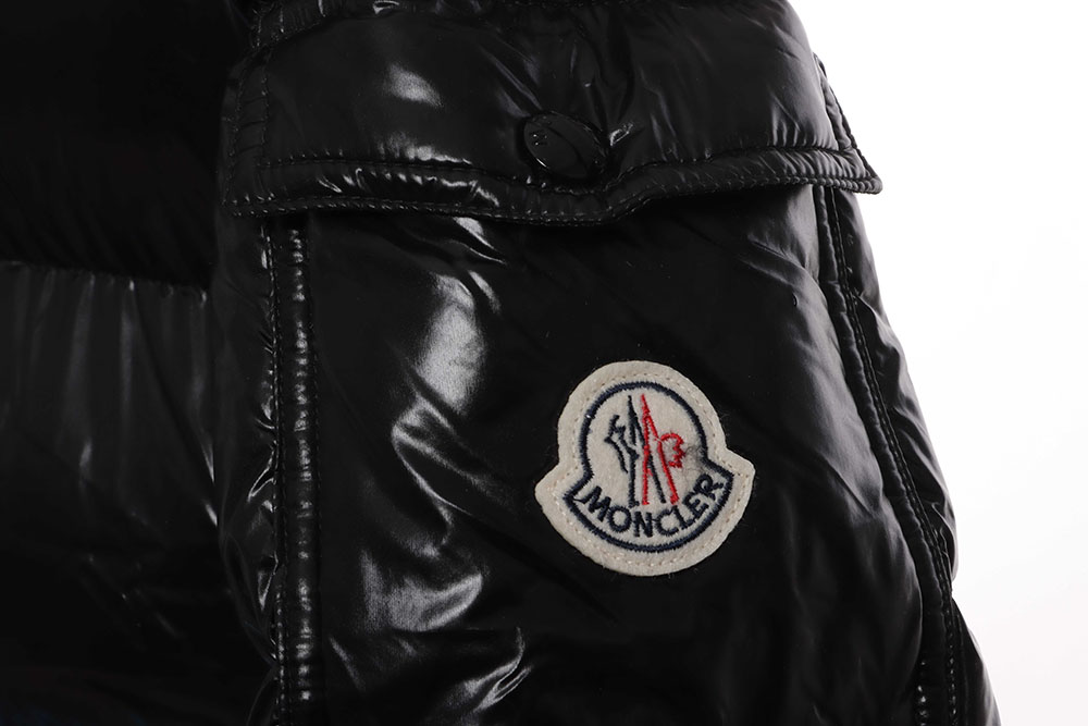 moncler solid color arm pocket down jacket