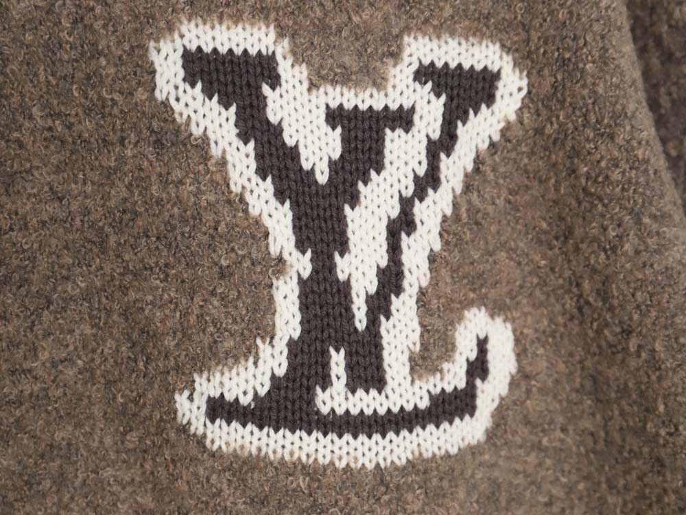 l0*is V*t0n lv l0*is V*t0n\l0*is V*t0n lv l0*is V*t0n 23fw mirrored logo intarsia sweater