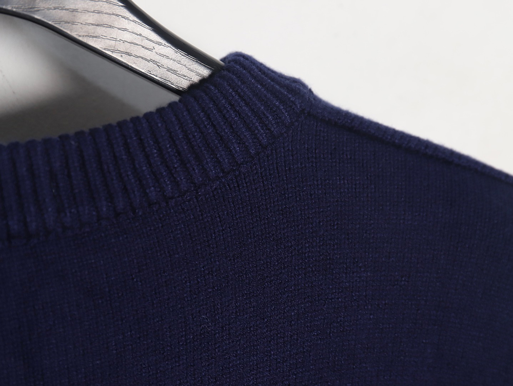 l0*isV*t0n love jacquard knitted crew neck sweater