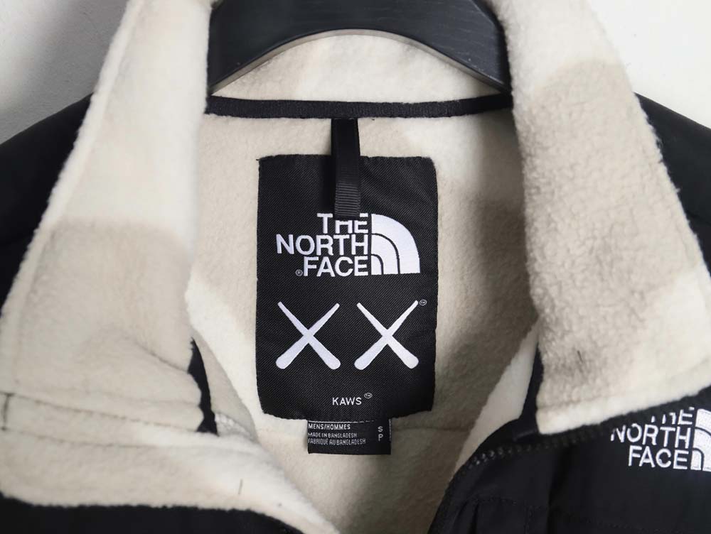 the nor*h F**e x kaws nor*h F**e joint model fw23 1995 denali logo printed color block zipper fleece long-sleeved jacket