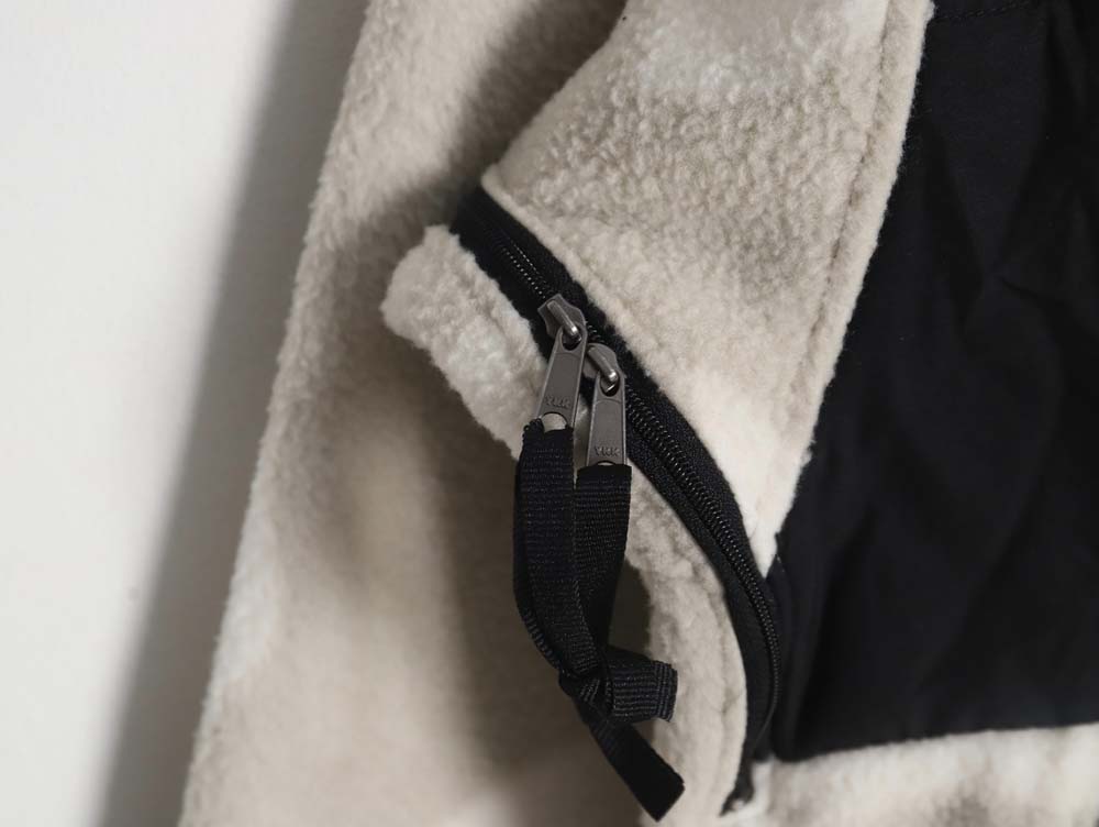 the nor*h F**e x kaws nor*h F**e joint model fw23 1995 denali logo printed color block zipper fleece long-sleeved jacket