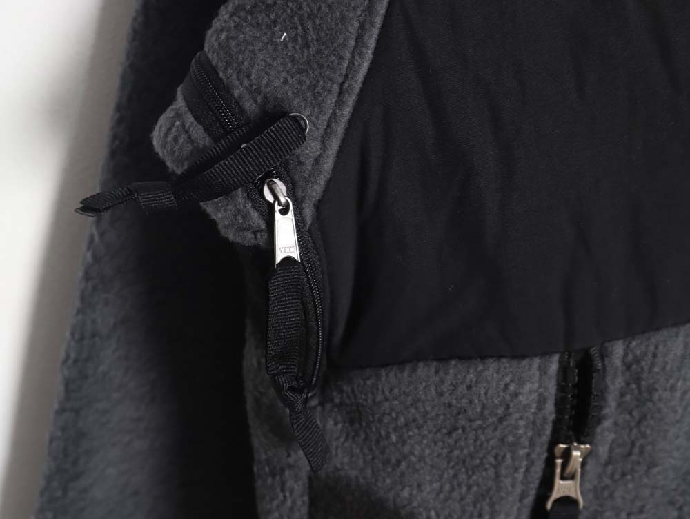 the nor*h F**e x kaws nor*h F**e joint model fw23 1995 denali logo printed color block zipper fleece long-sleeved jacket_cm_1