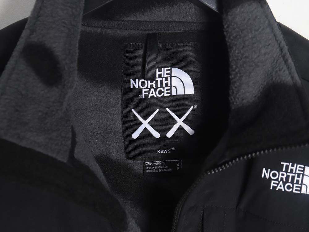 the nor*h F**e x kaws nor*h F**e joint model fw23 1995 denali logo printed color block zipper fleece long-sleeved jacket_cm_1