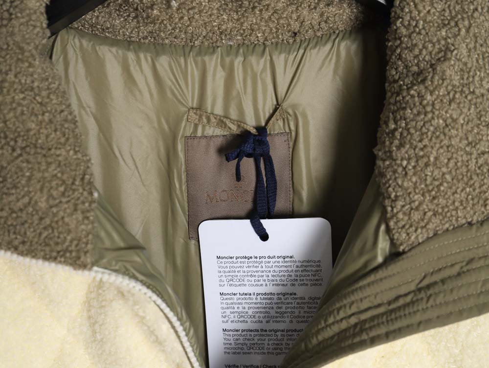 Moncler 23Fw sherpa down jacket