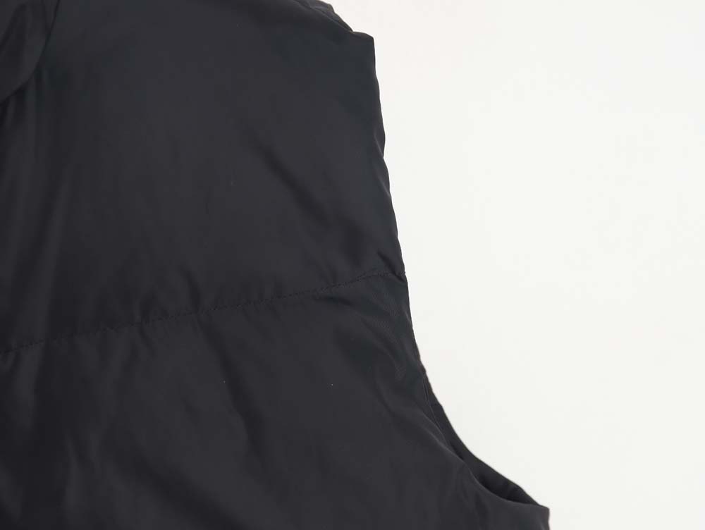 Pra*a Pra*a lightweight down vest