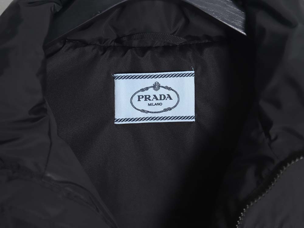Pra*a Pra*a lightweight down vest