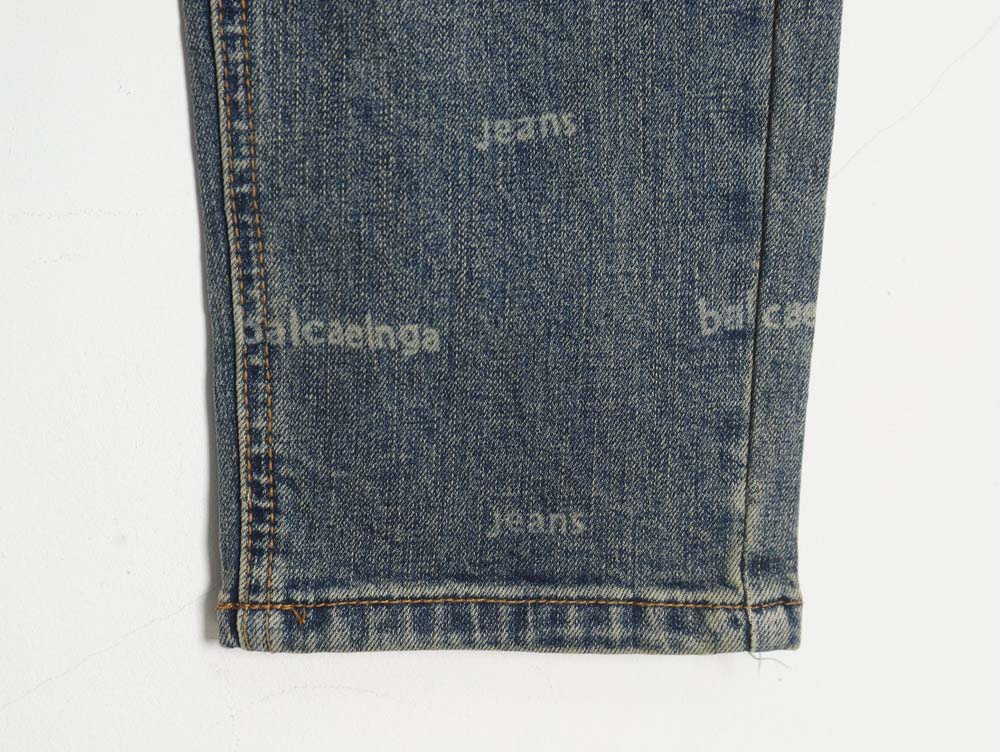 Ba*len*cia*ga Ba*len*cia*ga 23fw all-over lettering distressed washed jeans