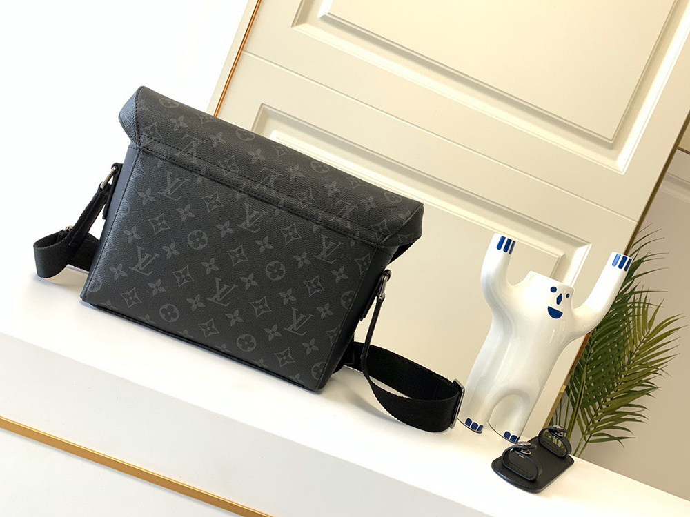 l0*is V*t0n bags m40511 32*23*9cm