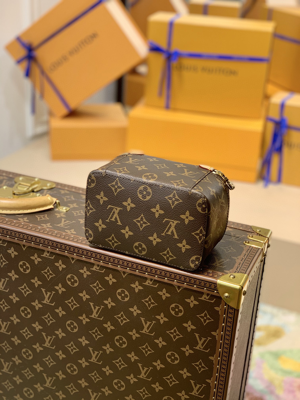 l0*is V*t0n bags m43688 17*8.5*9.5cm