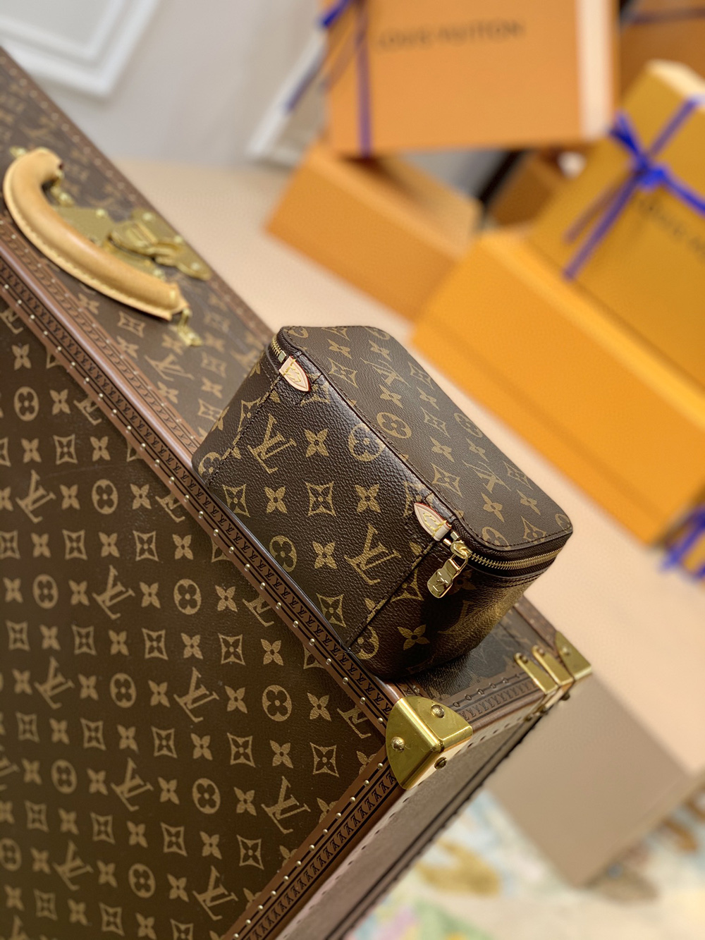 l0*is V*t0n bags m43688 17*8.5*9.5cm