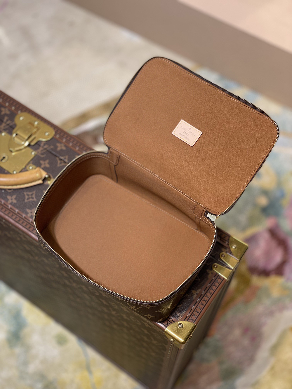 l0*is V*t0n bags m43689 22.4*8.5*14cm