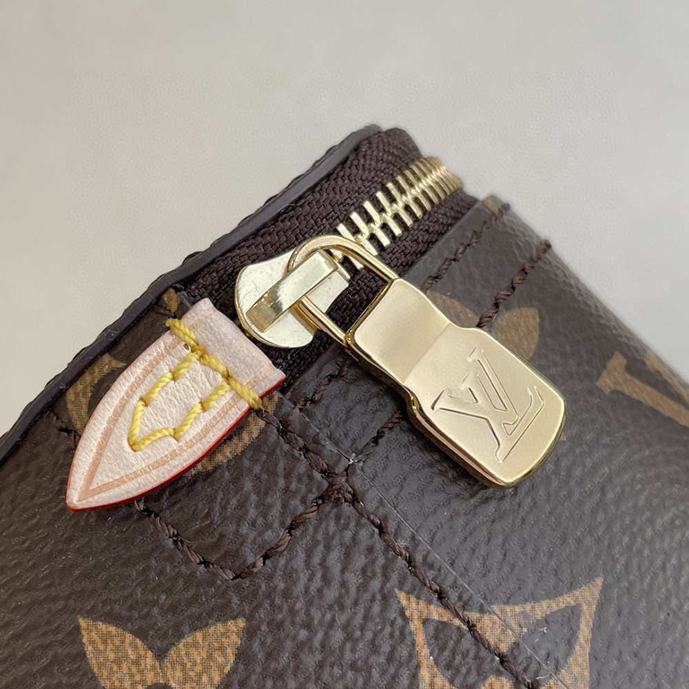 l0*is V*t0n bags m43689 22.4*8.5*14cm