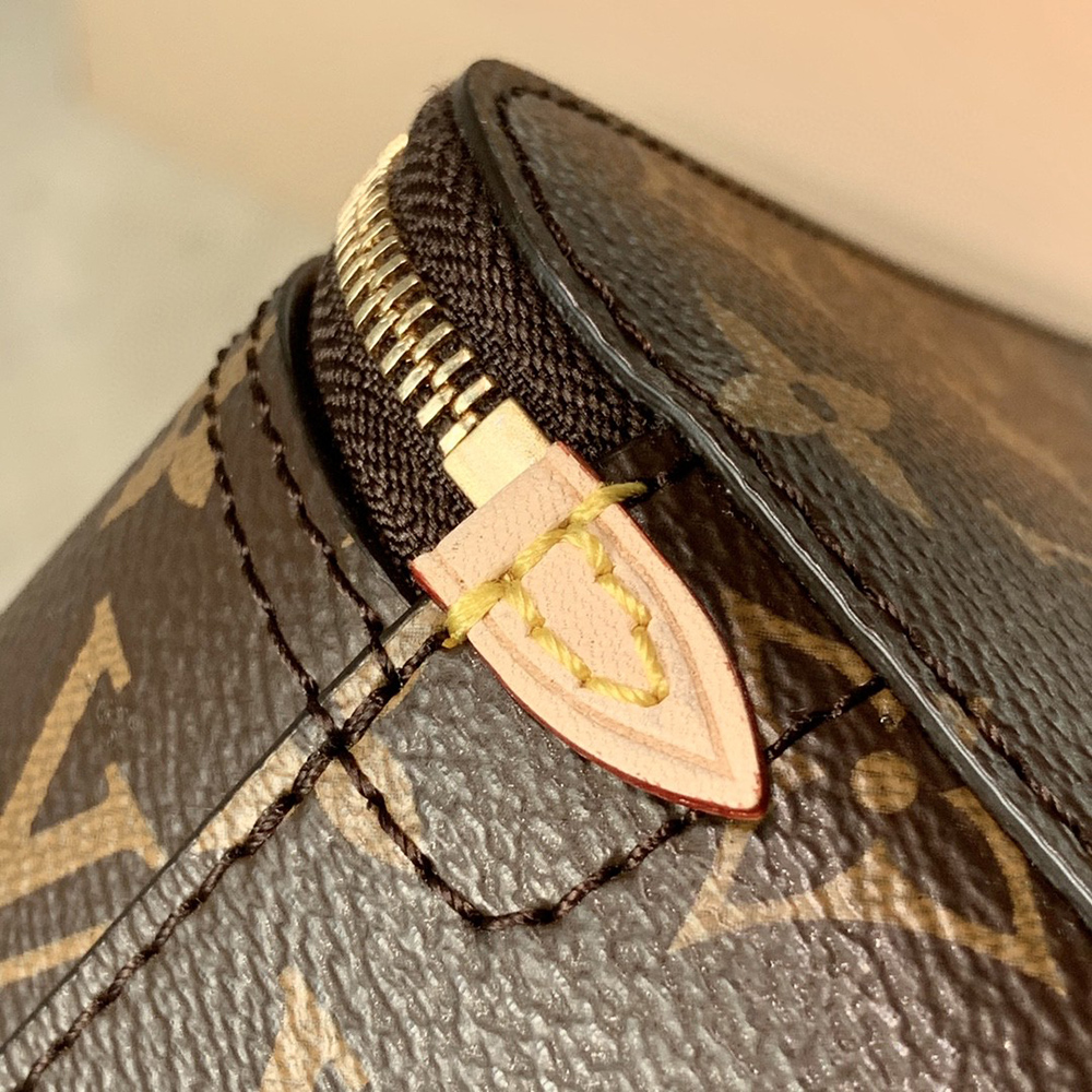 l0*is V*t0n bags m43690 34*22*8.5cm