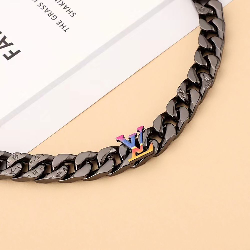 l0*is V*t0n bracelet en1855