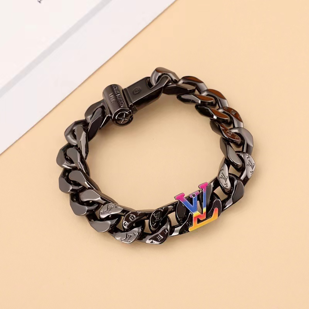 l0*is V*t0n bracelet en1855