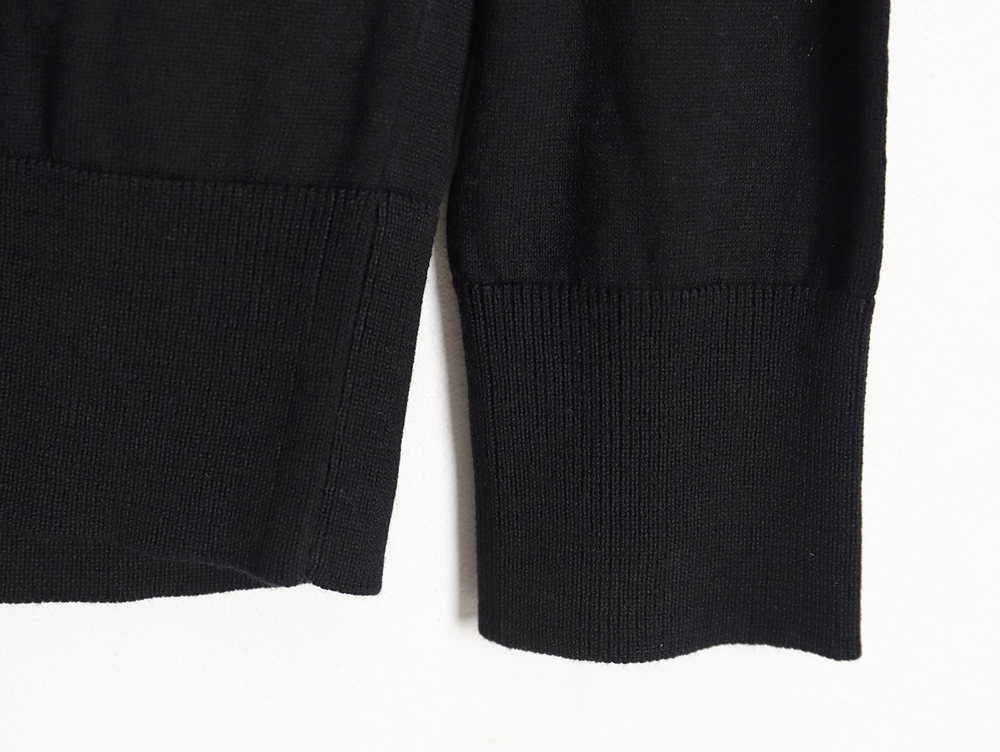 L0ew* little flame knitted bottoming sweater