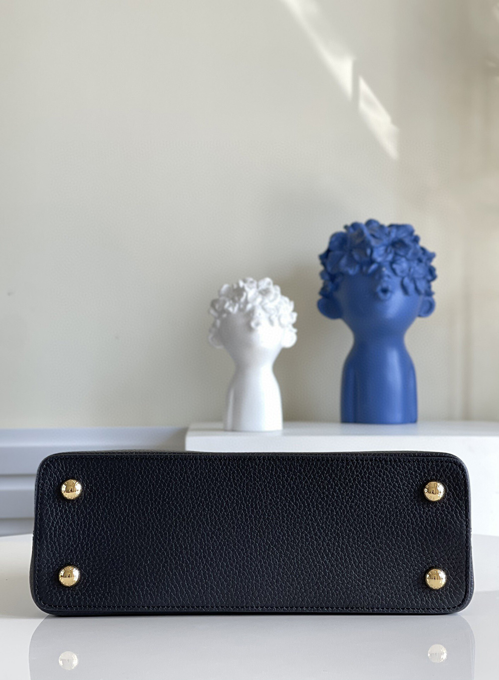 l0*is V*t0n bags m54663