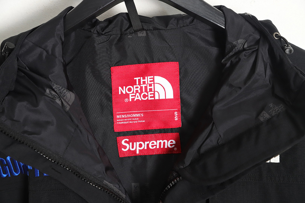 the nor*h f**e x S*p*e color block long sleeve hooded jacket