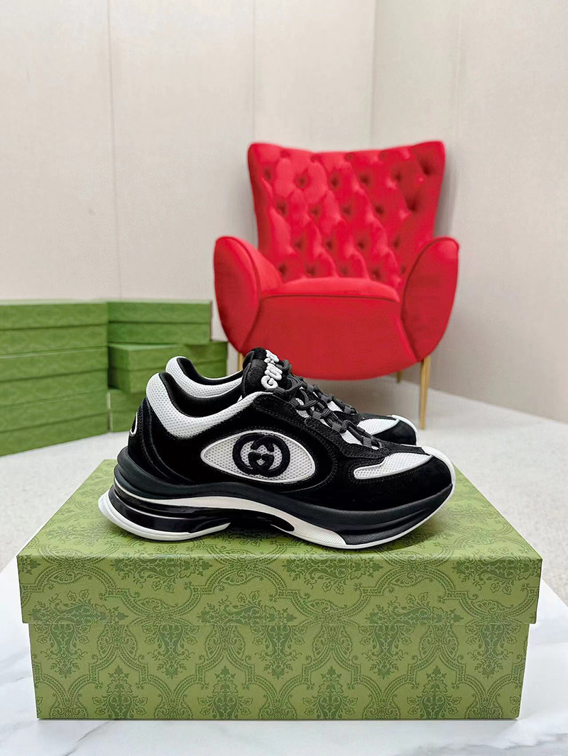 G*u*i run sneaker in black suede