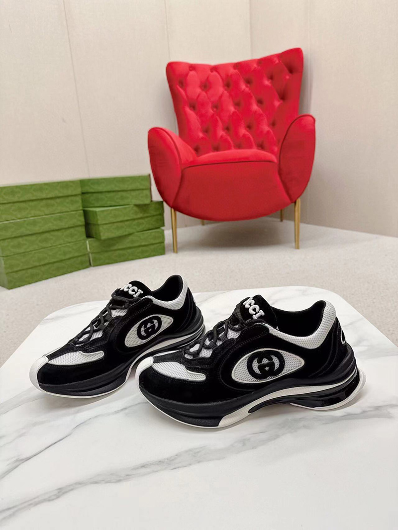 G*u*i run sneaker in black suede