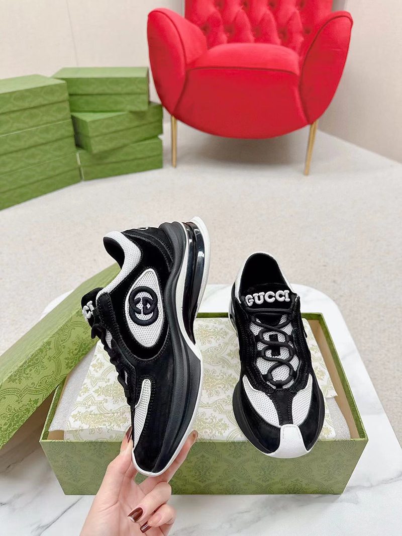 G*u*i run sneaker in black suede