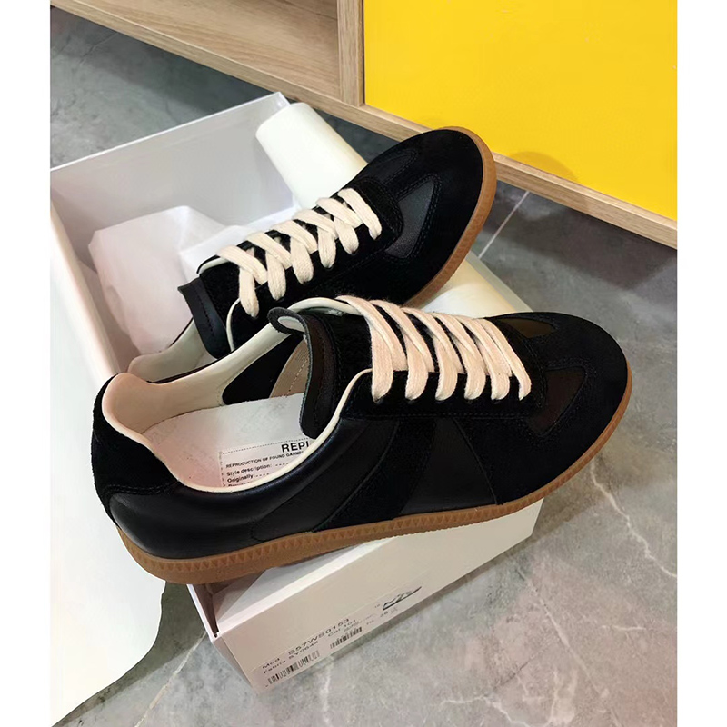 ma*s*n Ma*i*la replica german army trainer black gum