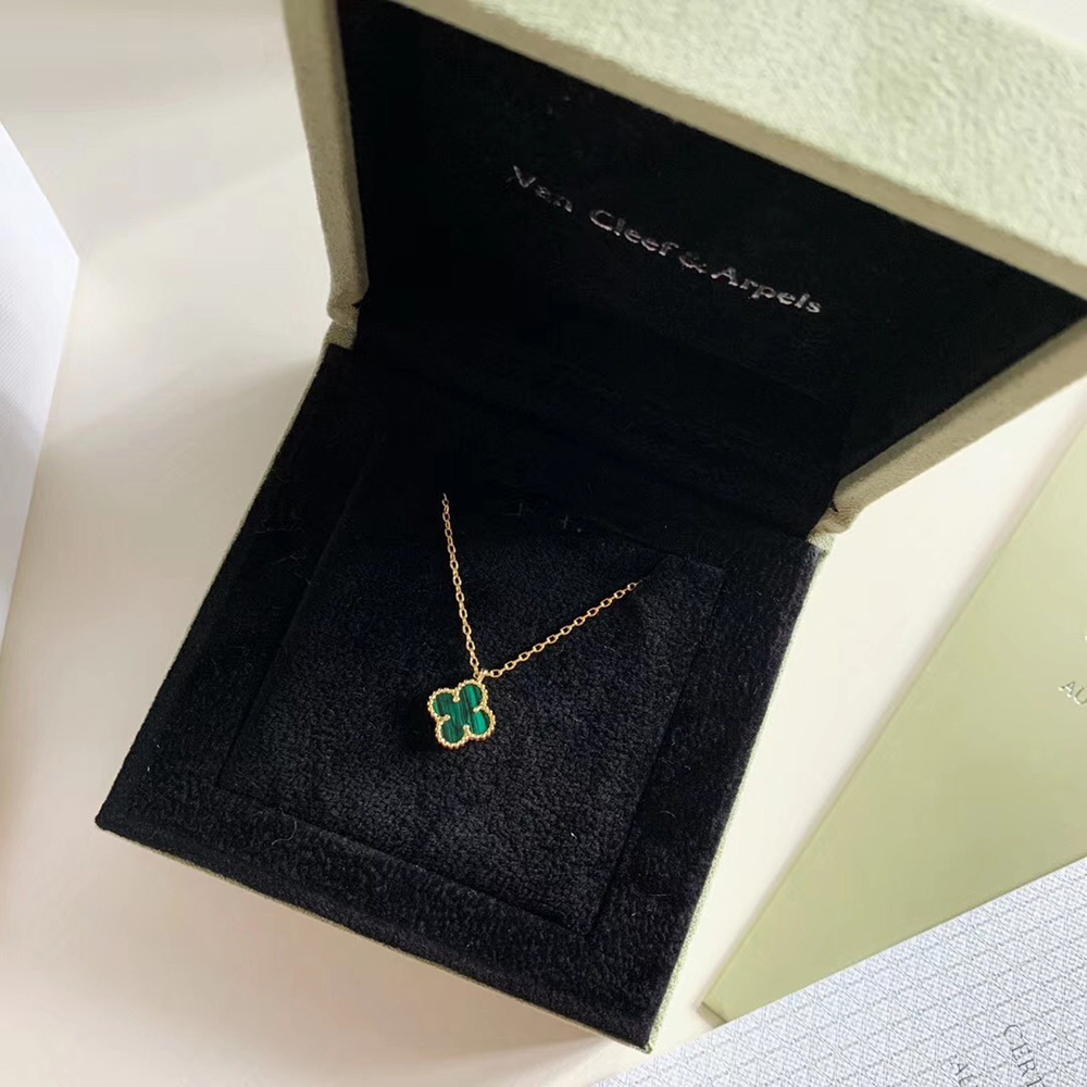 V*N CL*F & arpels jewelry necklaces df605985