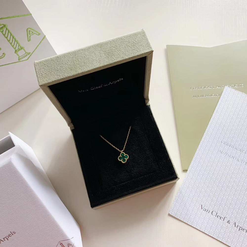 V*N CL*F & arpels jewelry necklaces df605985