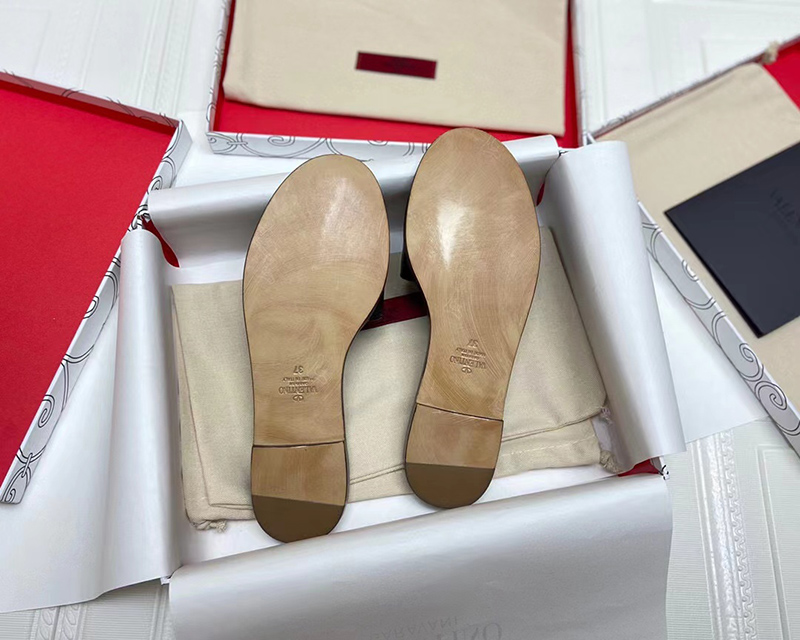 VALENTINO GARAVANI Wo Garavani Vlogo Leather Slide Sandals - Black