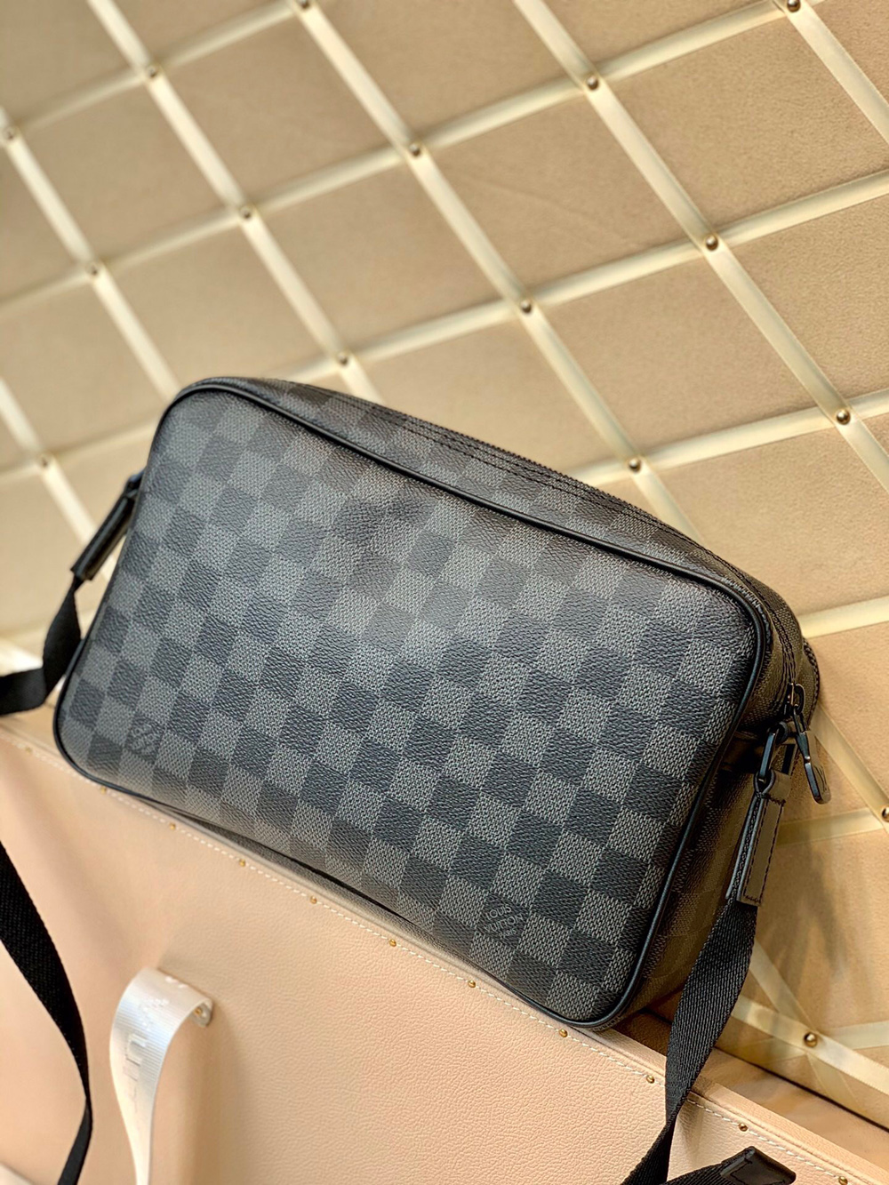 l0*is V*t0n bags n40280 27*16.5*10.5cm